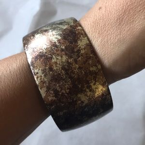 Lightweight metallic look bangle